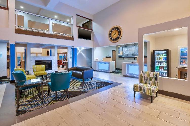 Holiday Inn Express and Suites Petoskey