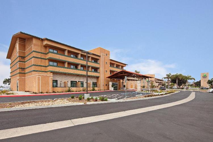 Holiday Inn Express and Suites Ventura Harbor