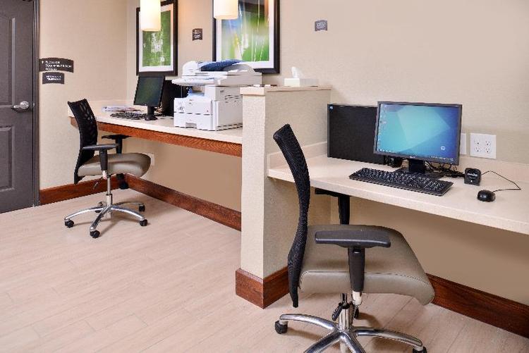 Staybridge Suites Rochester Commerce DR NW