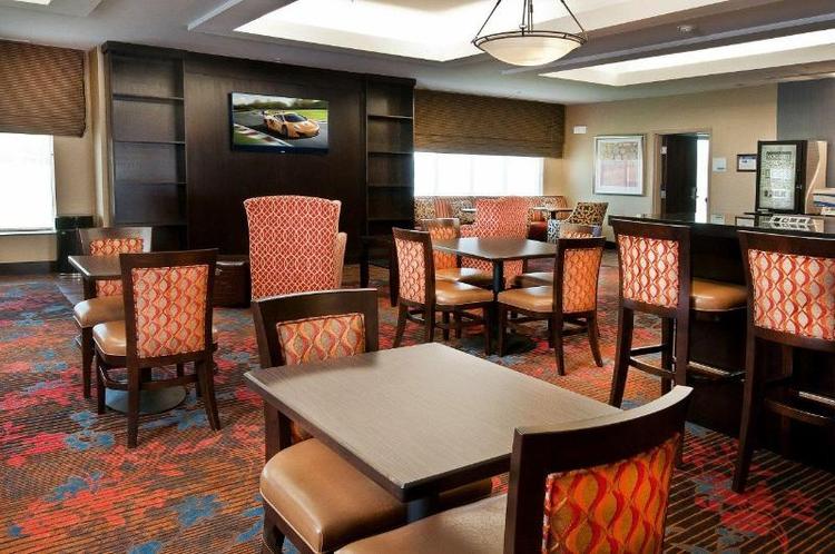 Holiday Inn Express and Suites Pearsall