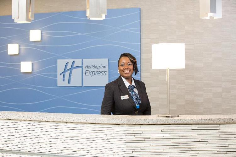 Holiday Inn Express Moline Quad Cities