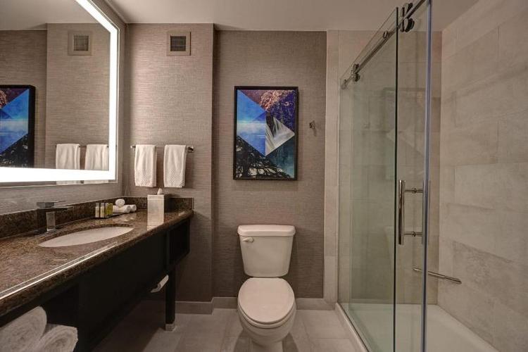 DoubleTree by Hilton Denver International Airport
