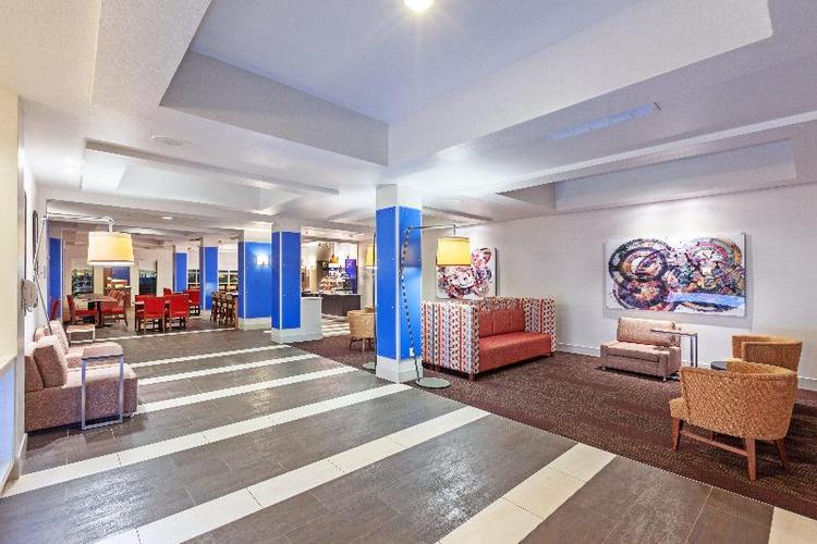Holiday Inn Express and Suites Shreveport South Pa