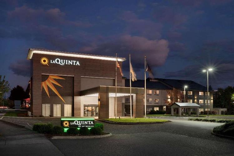 La Quinta Inn Suites By Wyndham Springfield