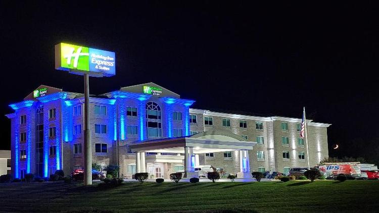 Holiday Inn Express and Suites Somerset Central