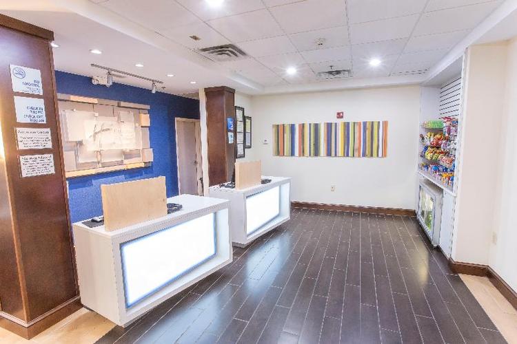 Holiday Inn Express and Suites Mcdonough