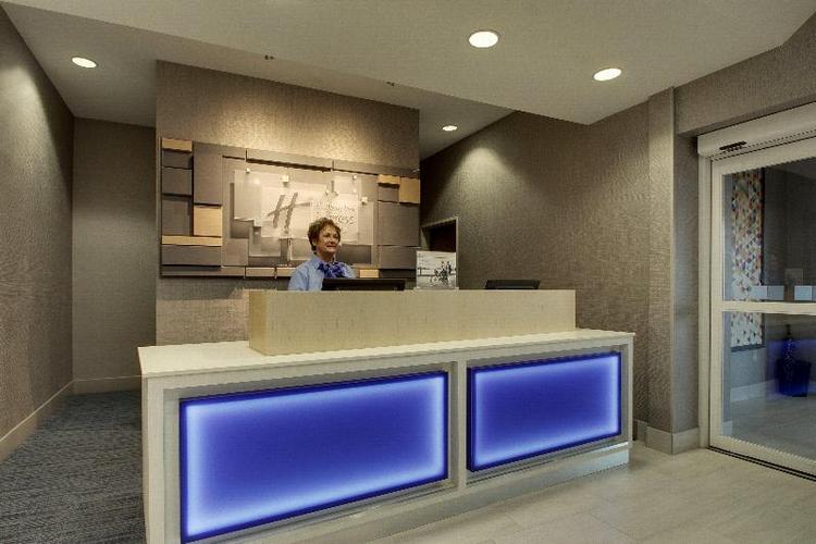 Holiday Inn Express and Suites Vernon College Area