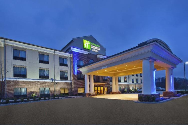 Holiday Inn Express and Suites Wheeling