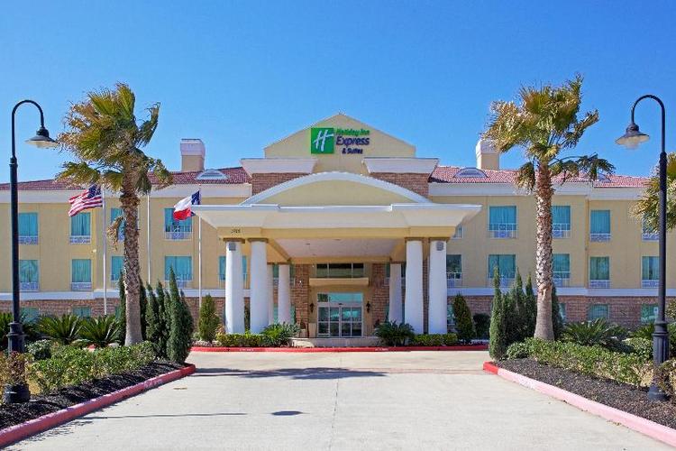 Holiday Inn Express and Suites Pearland