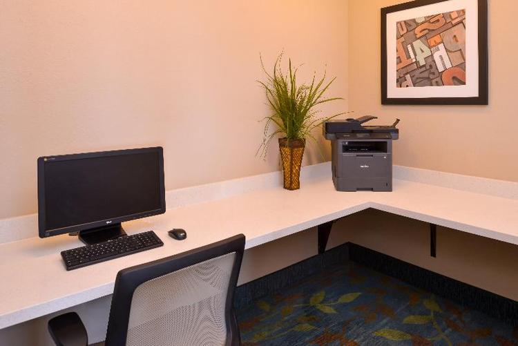 Candlewood Suites Bloomington Normal