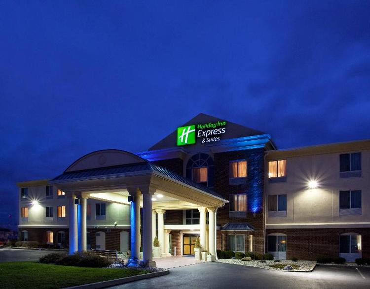 Holiday Inn Express and Suites Cincinnati Blue Ash