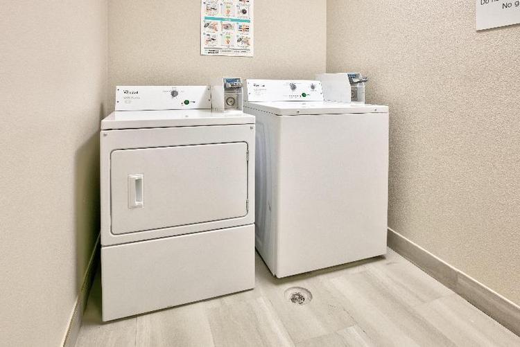 Holiday Inn Express and Suites North Dallas at Pre