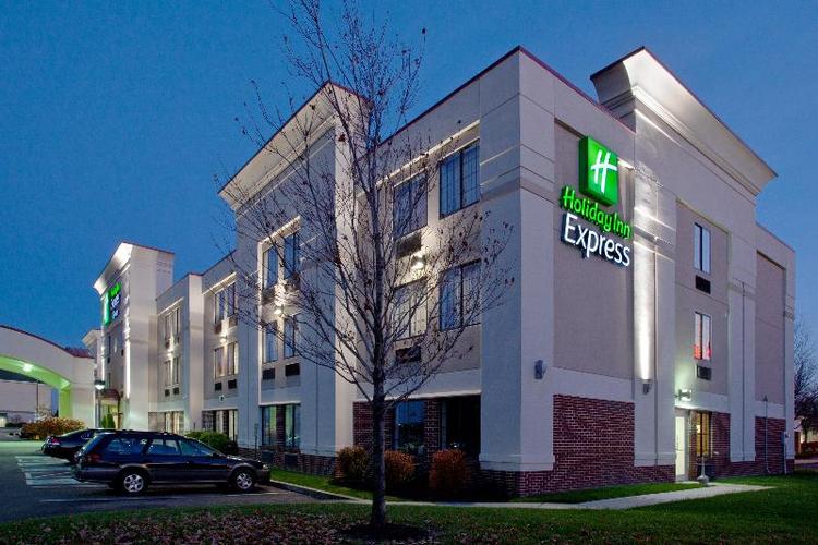 Holiday Inn Express & Suites Columbus SW-Grove Cty