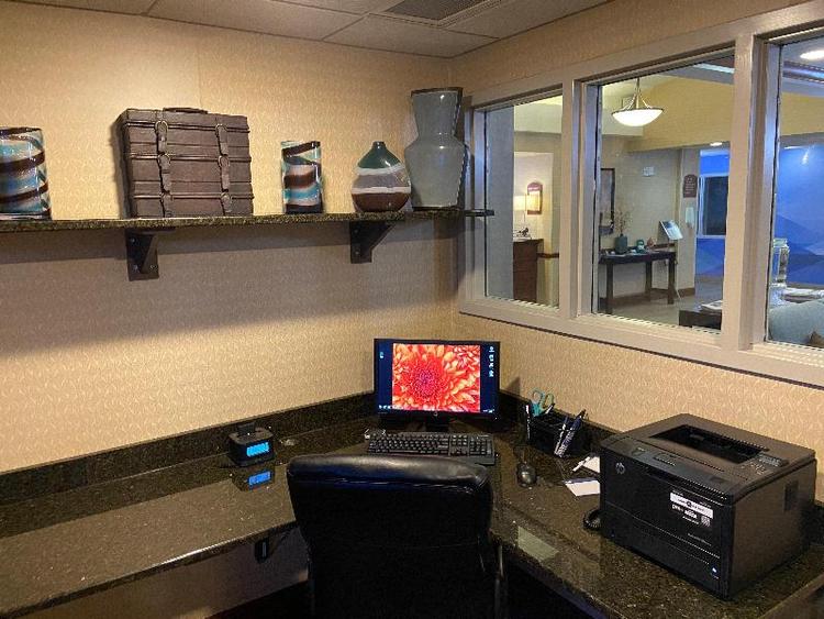 Holiday Inn Express & Suites Grand Forks