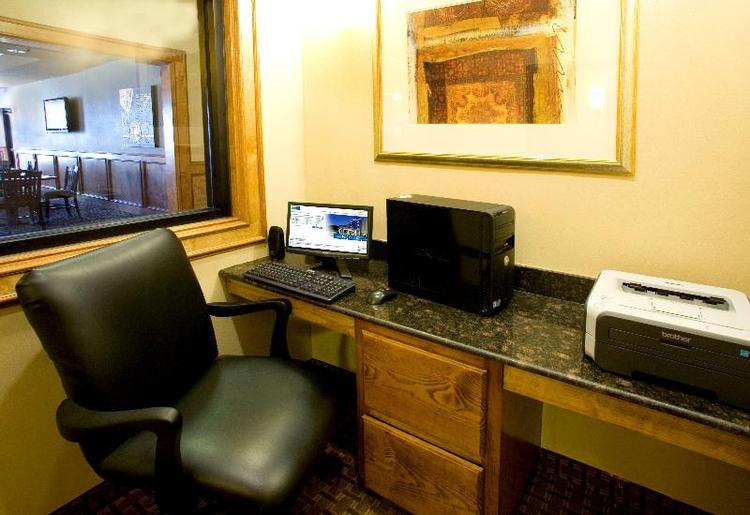 Holiday Inn Express and Suites Kingsville