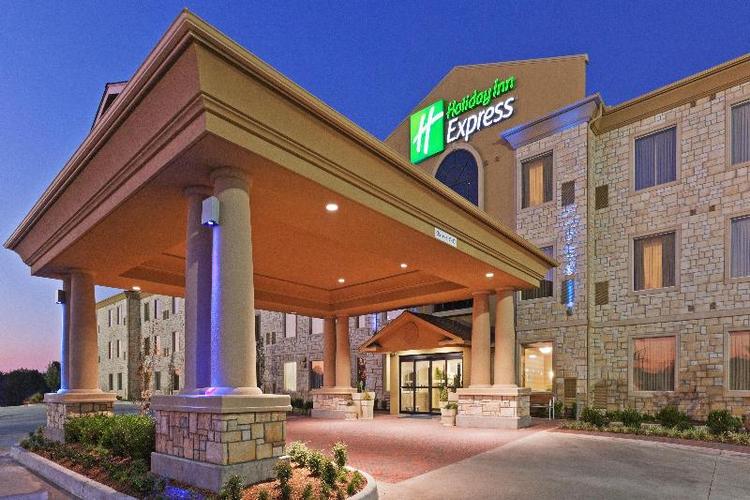 Holiday Inn Express and Suites Oklahoma City NW Qu