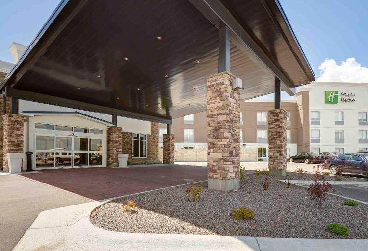 Holiday Inn Express and Suites North Platte