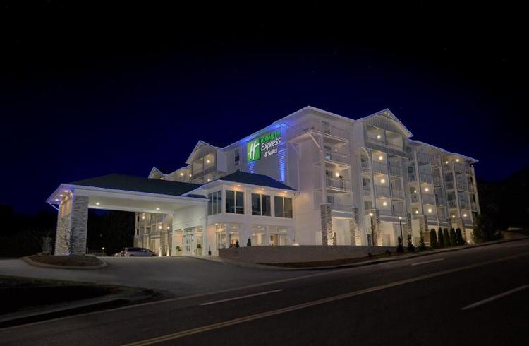 Holiday Inn Express and Suites Pigeon Forge Sevier