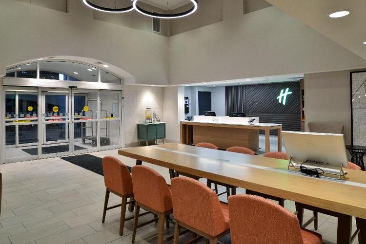 Holiday Inn & Suites Overland Park-Conv Ctr