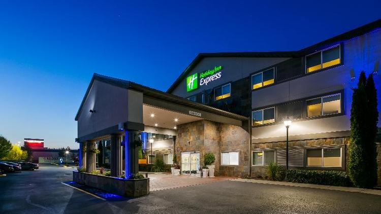 Holiday Inn Express & Suites Everett