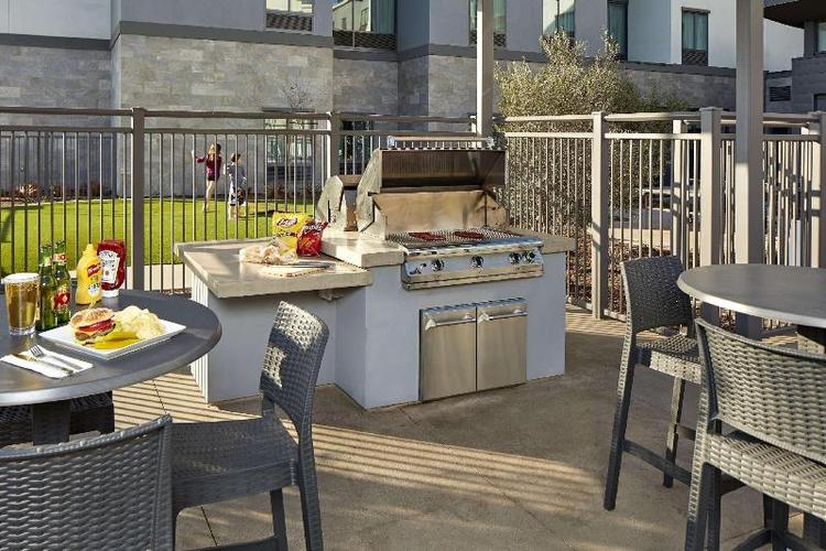 Hampton Inn Long Beach Airport