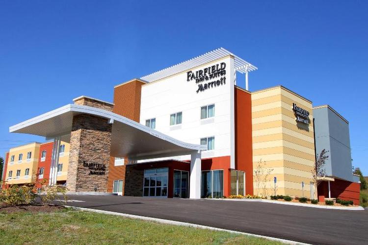Fairfield Inn & Suites London