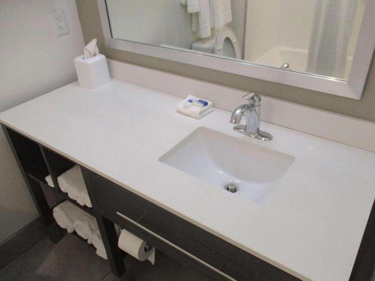 Best Western Plus Roland Inn & Suites