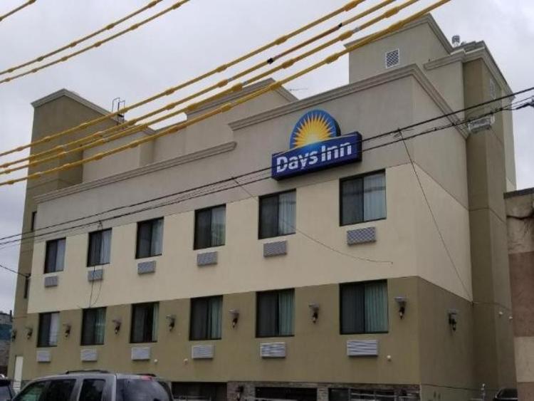 Days Inn by Wyndham Brooklyn Marine Park