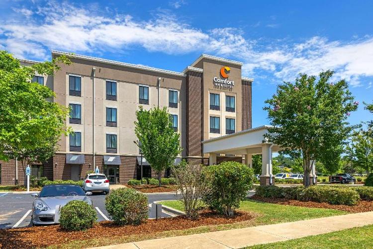Comfort Inn & Suites At CrossPlex Village