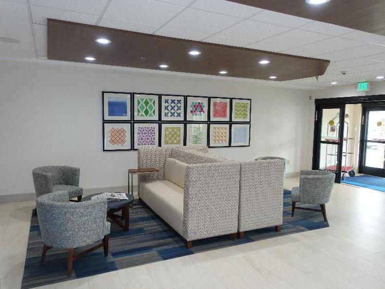 Holiday Inn Express & Suites Brentwood