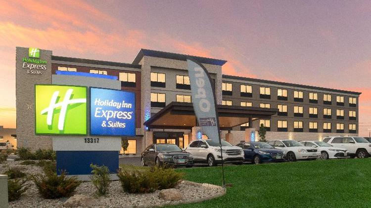 Holiday Inn Express & Suites Racine Sturtevant
