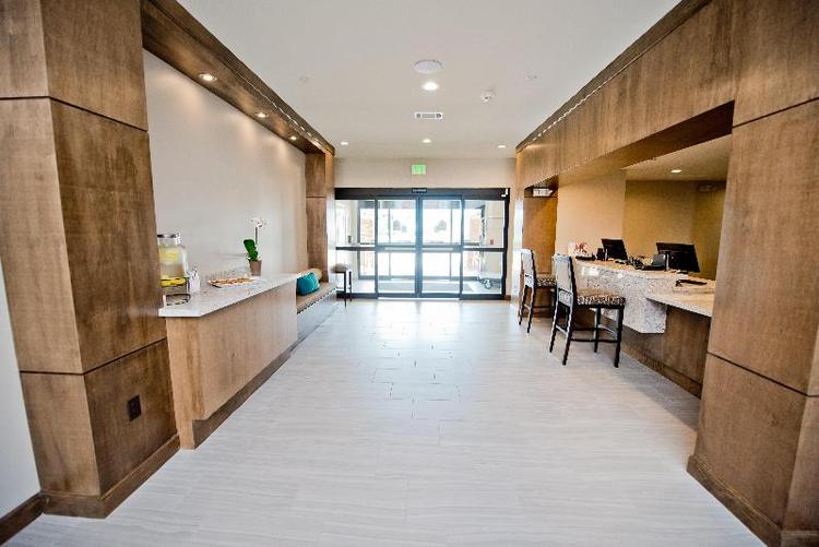 Staybridge Suites Houston - Humble Beltway 8 E