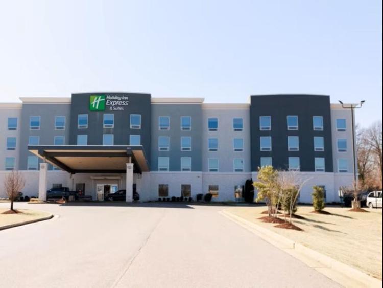 Holiday Inn Express & Suites Memphis Elvis Presley