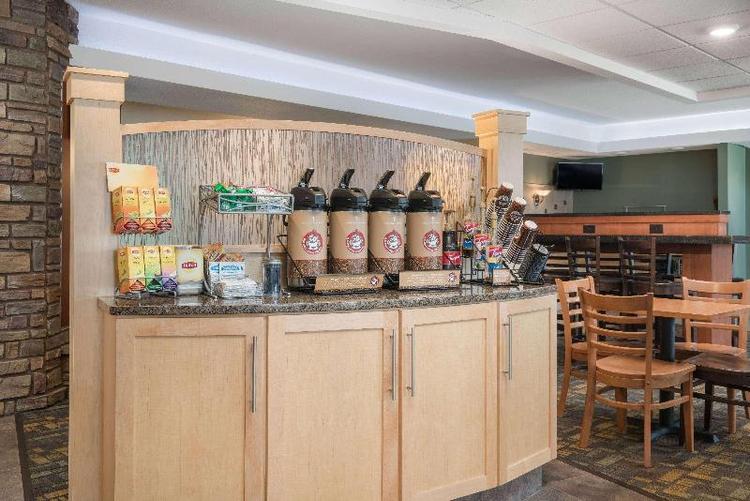 AmericInn by Wyndham Hartford SD