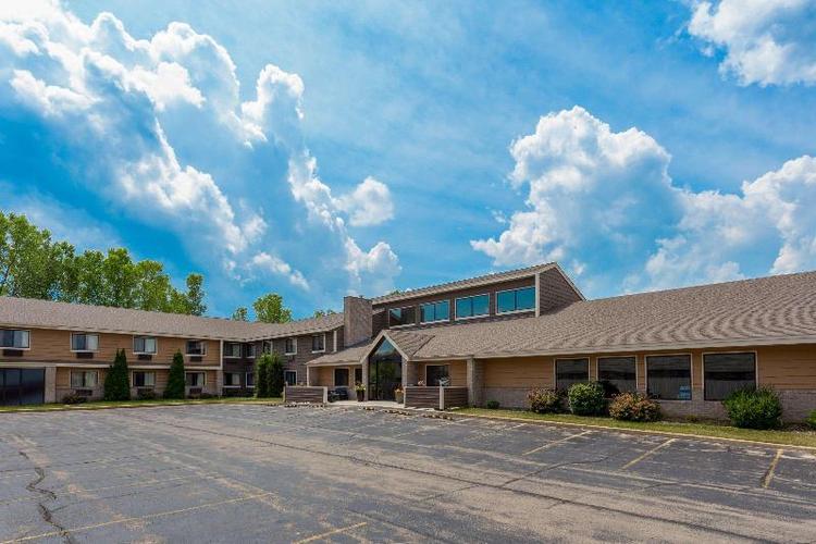 AmericInn by Wyndham Hartford WI