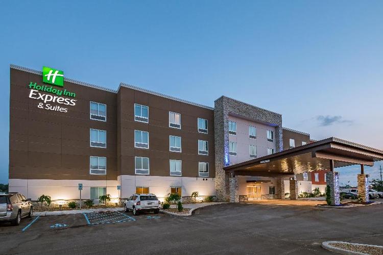 Holiday Inn Express & Suites Bend - South