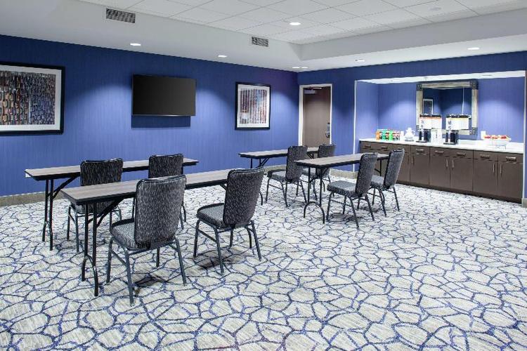 Hampton Inn & Suites Overland Park South