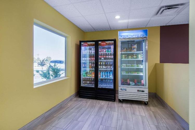Quality Inn & Suites Carlsbad Caverns Area