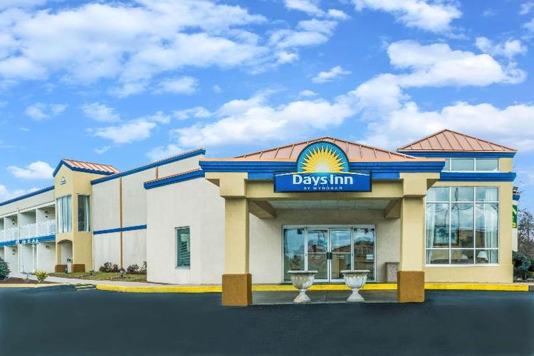 Days Inn by Wyndham Carlisle  North