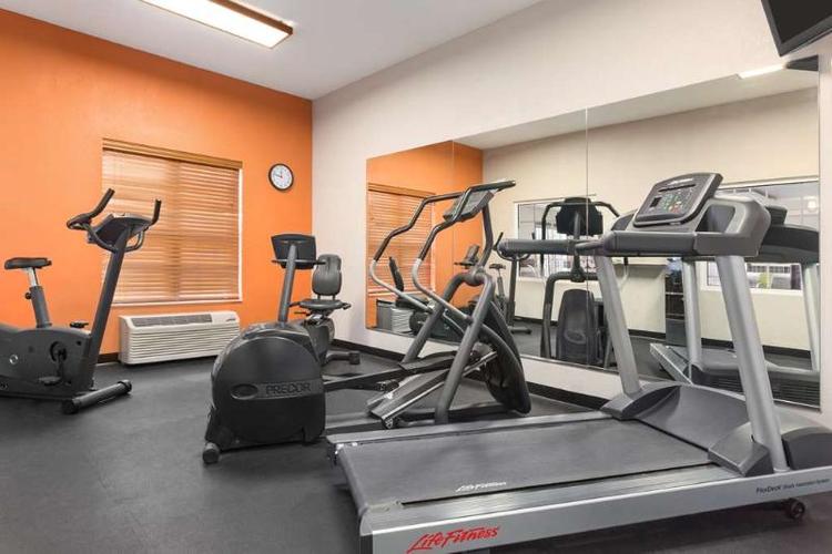 Country Inn Suites By Radisson Salina KS