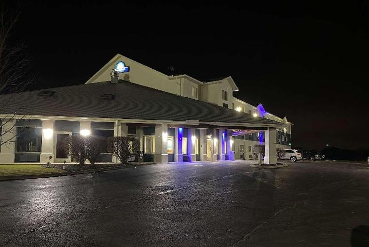 Days Inn Wyndham Batavia Ohio