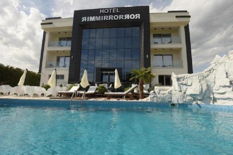 Mirror Hotel