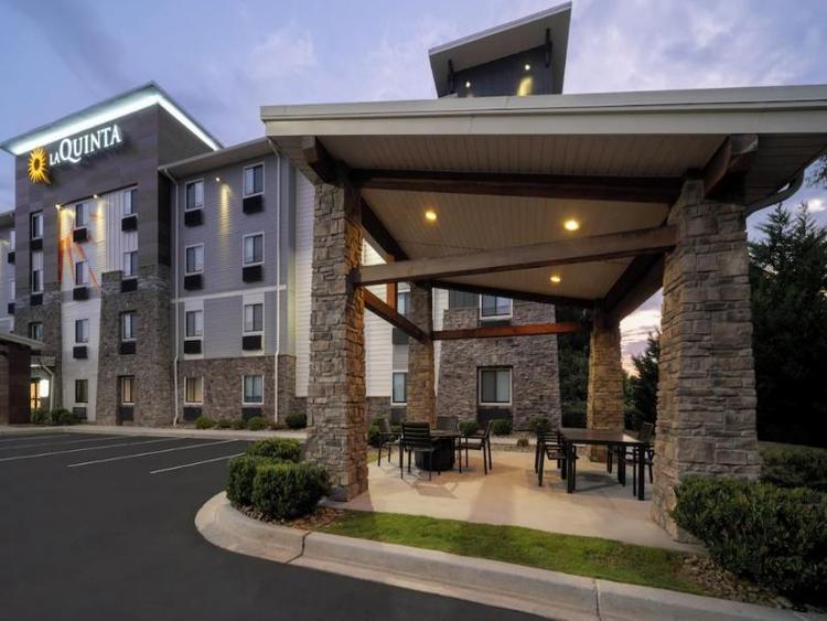 La Quinta Inn & Suites by Wyndham Greenville