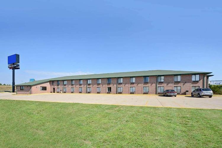 Days Inn by Wyndham Ozark Springfield