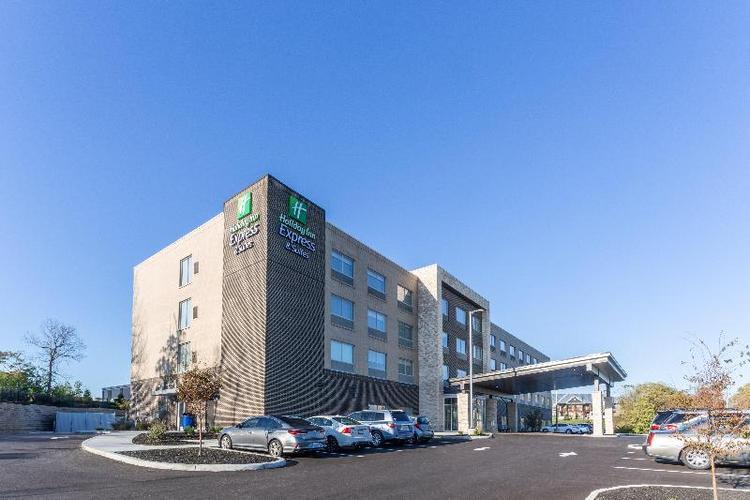 Holiday Inn Express & Suites Florence - Cincinnati
