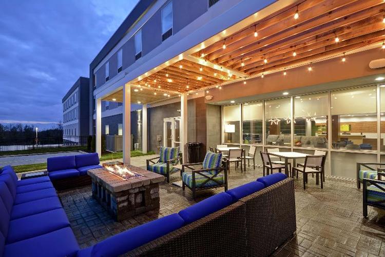 Home2 Suites By Hilton Grand Rapids North