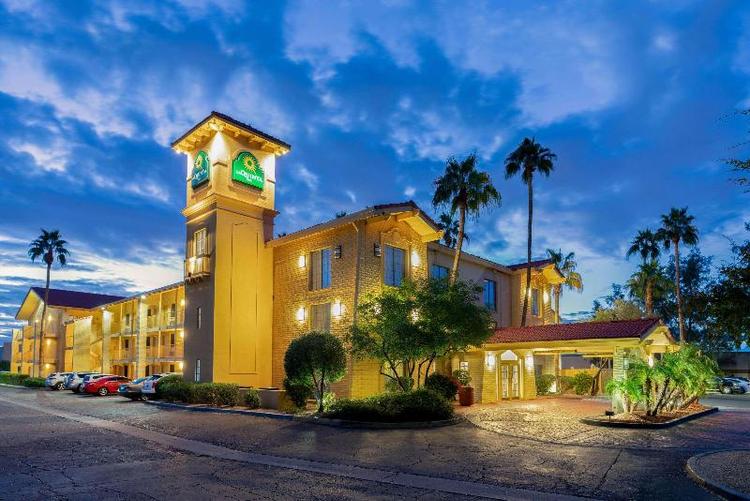 La Quinta Inn Wyndham Phoenix Sky Harbor Airport