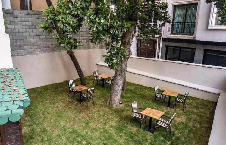Element Garden Hotel