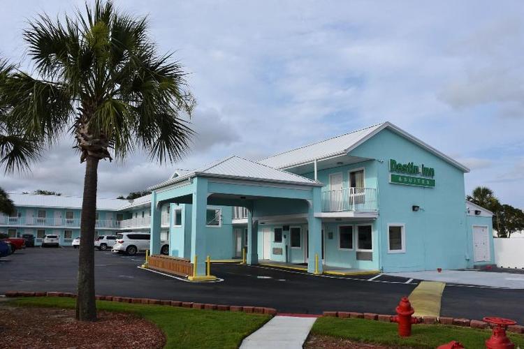 Destin Inn And Suites