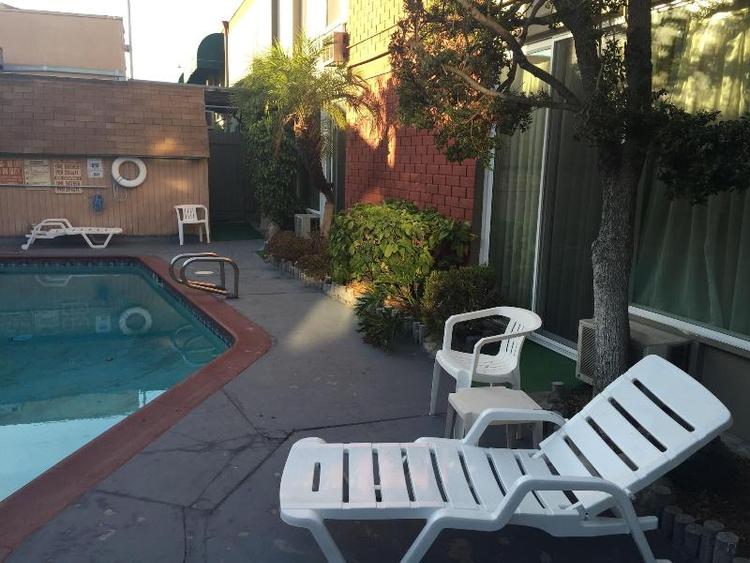 Park Plaza Lodge Hotel